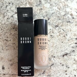 Brand new, Bobbi Brown Weightless Skin Foundation  1 fl oz. In Cool Ivory C026.